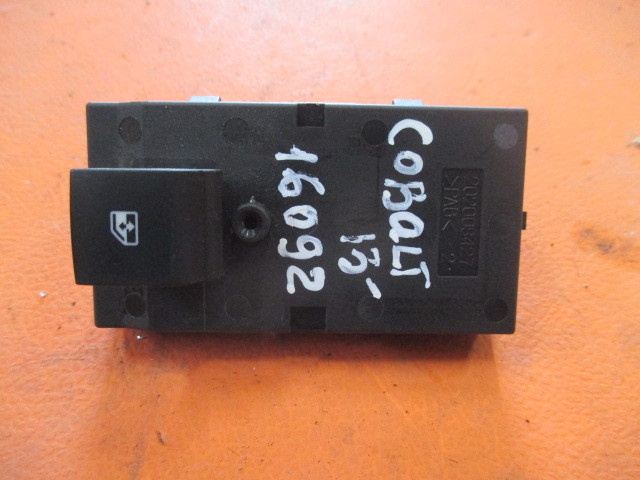 Кнопка стеклоподъемника на Chevrolet Cobalt 