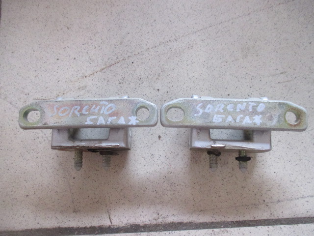Петли крышки багажника Kia Sorento (BL) 2002-2006 (пара) на Kia Sorento (BL)
