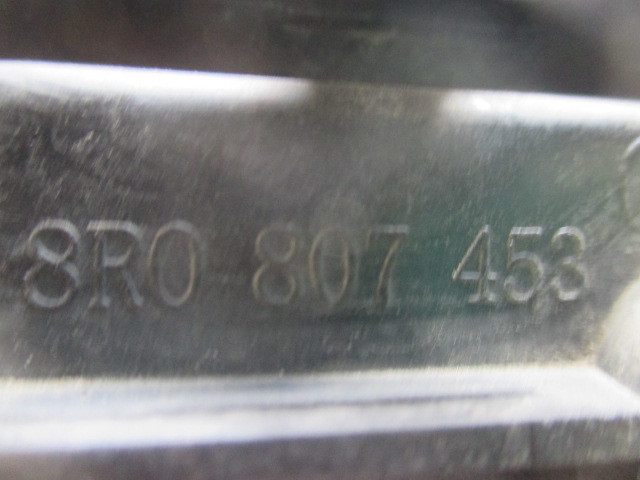 Кронштейн заднего бампера Audi Q5 8R 2008-2012    8R0807453 на Audi Q5 8R