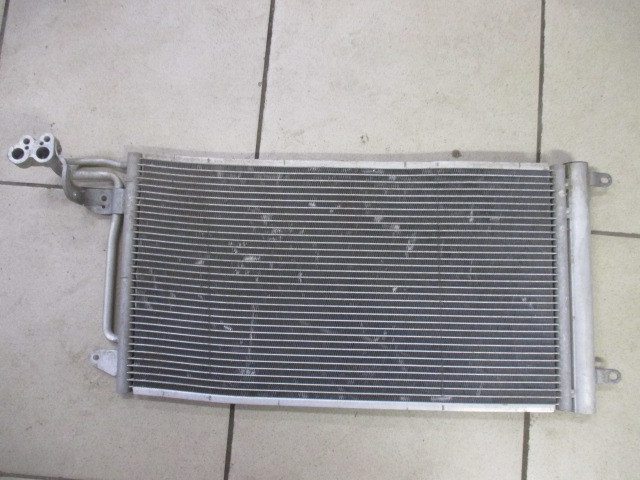 Радиатор кондиционера (конденсер) Volkswagen Polo V 2009-2015 на Volkswagen Polo V