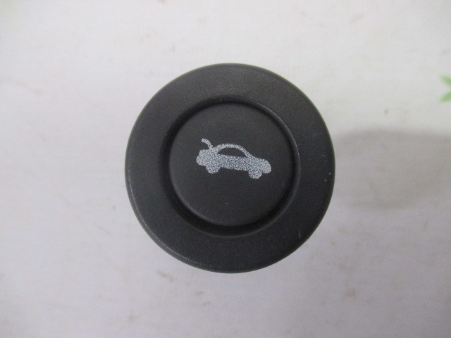 Кнопка открывания багажника Chevrolet Epica Рестайлинг 2010-2012 на Chevrolet Epica Рестайлинг
