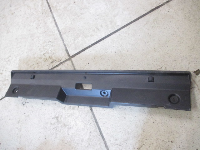 Накладка бардачка внутренняя Suzuki Grand Vitara  2005-2008 7381365J00 на Suzuki Grand Vitara 