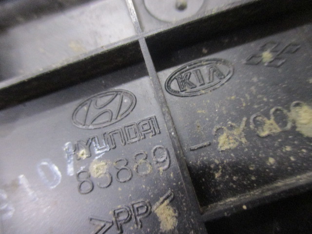 Накладка порога (внутренняя) задняя правая  Hyundai ix35  2010-2015 85889-2y000 на Hyundai ix35 