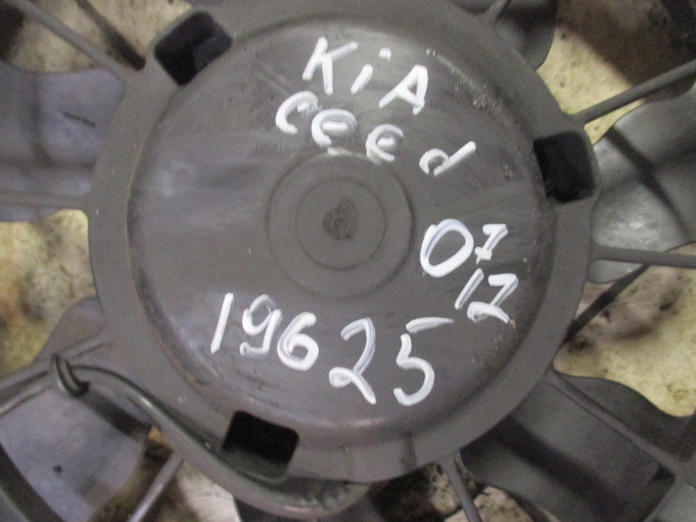 Диффузор вентилятора Kia Ceed (ED) 2006-2012 на Kia Ceed (ED)