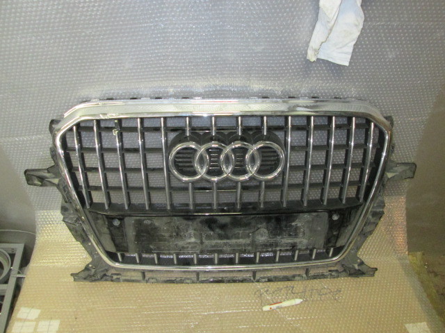 Решетка радиатора Audi Q5 8R 2008-2012 на Audi Q5 8R