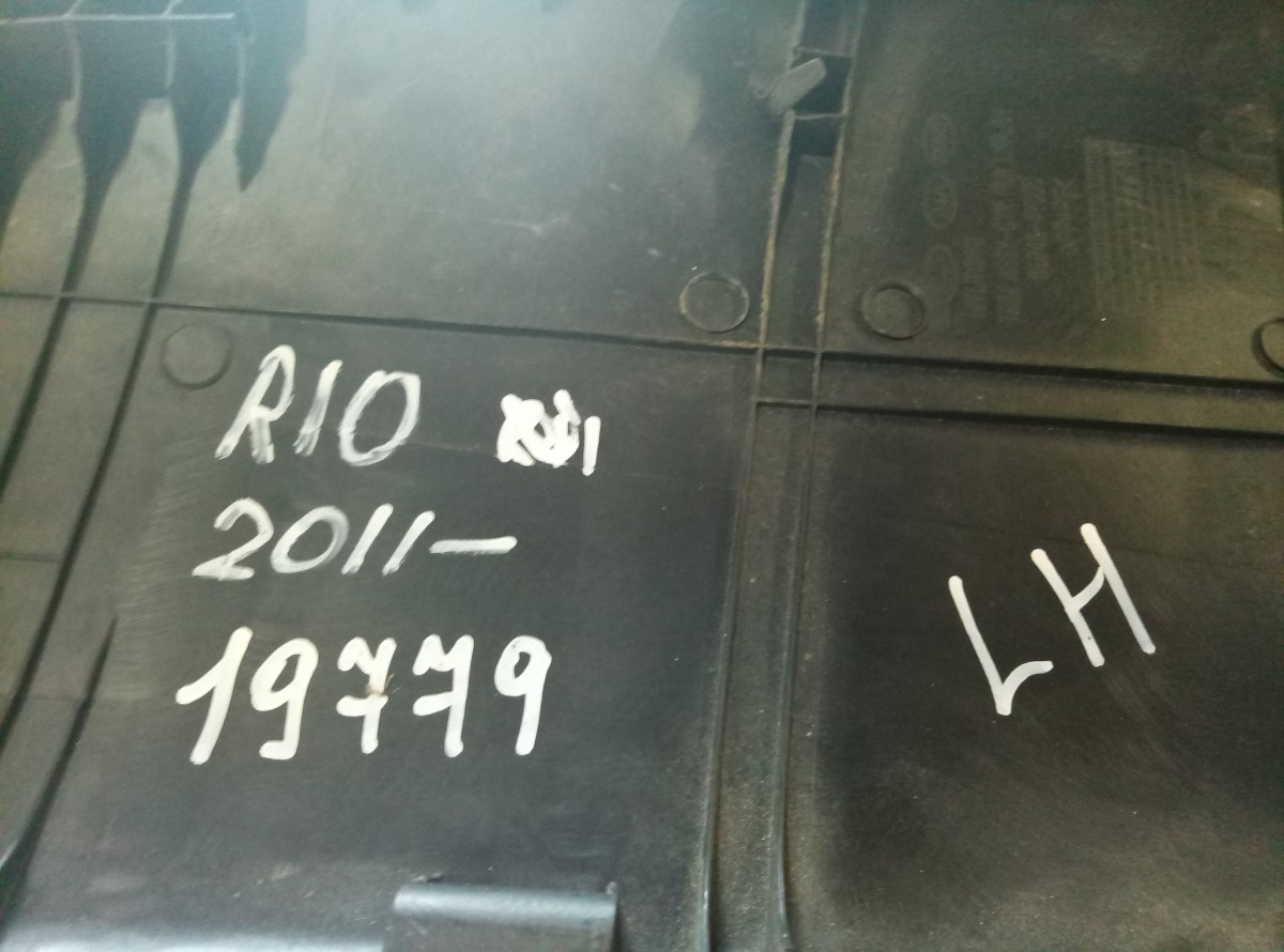 Обшивка стойки центральной LH Kia Rio 3 2011-2015 на Kia Rio 3