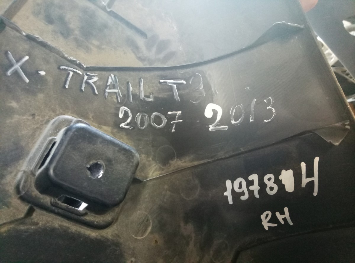 Обшивка багажника левая Nissan X-Trail T31 2007-2012 на Nissan X-Trail T31