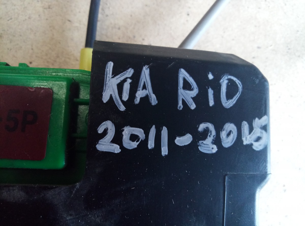 Замок двери задней правой Kia Rio 3 2011-2015 на Kia Rio 3