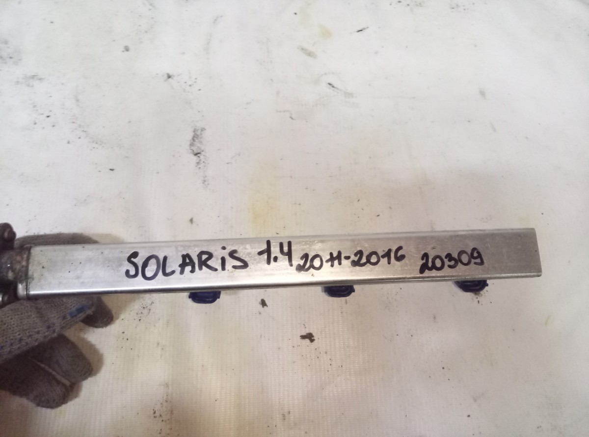 Рейка топливная (рампа) с форсунками Hyundai Solaris 2010-2016 на Hyundai Solaris 