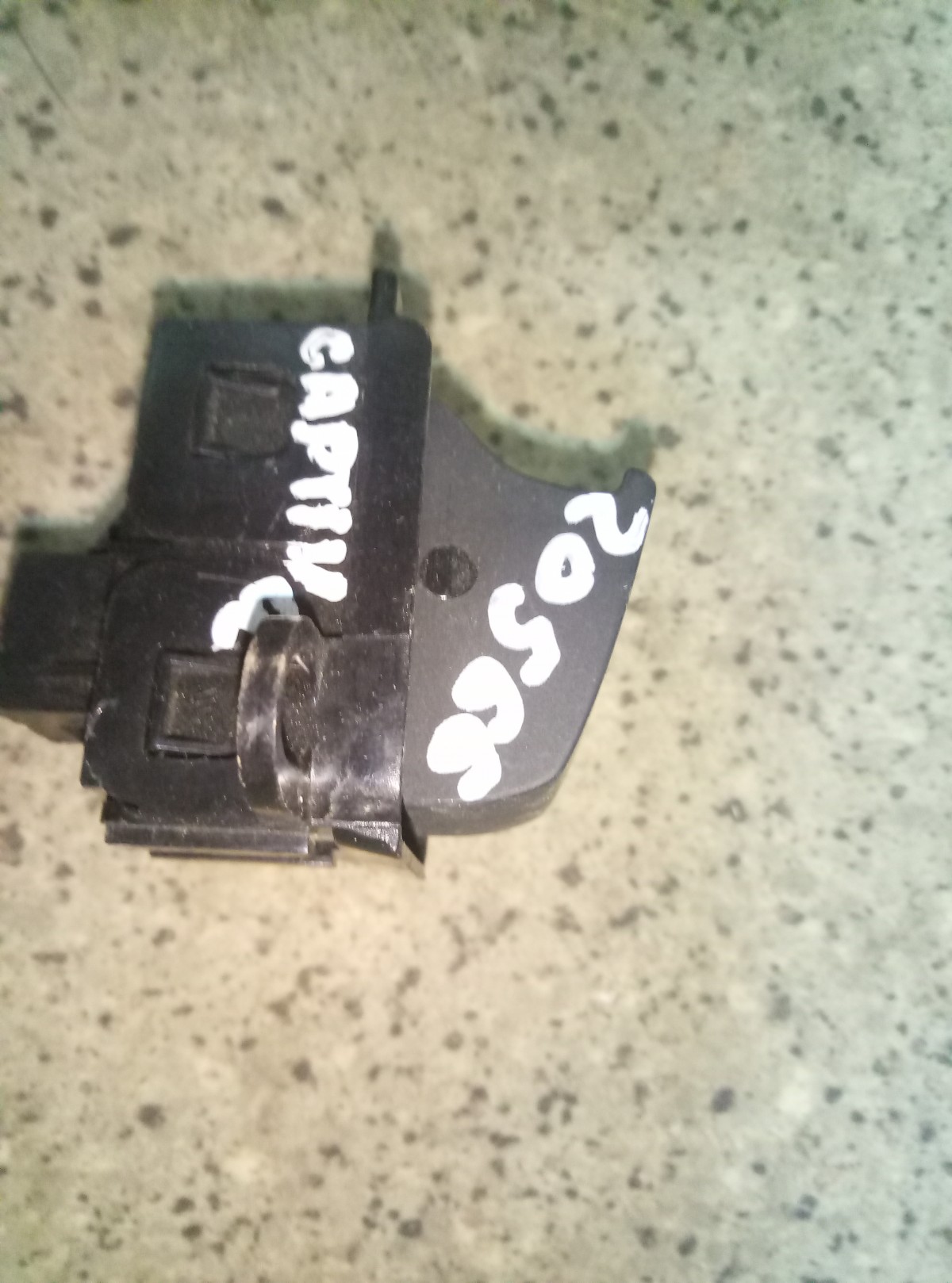 Кнопка фиксатора стояночного тормоза Chevtolet Captiva (C140) 2011- на Chevrolet Captiva 