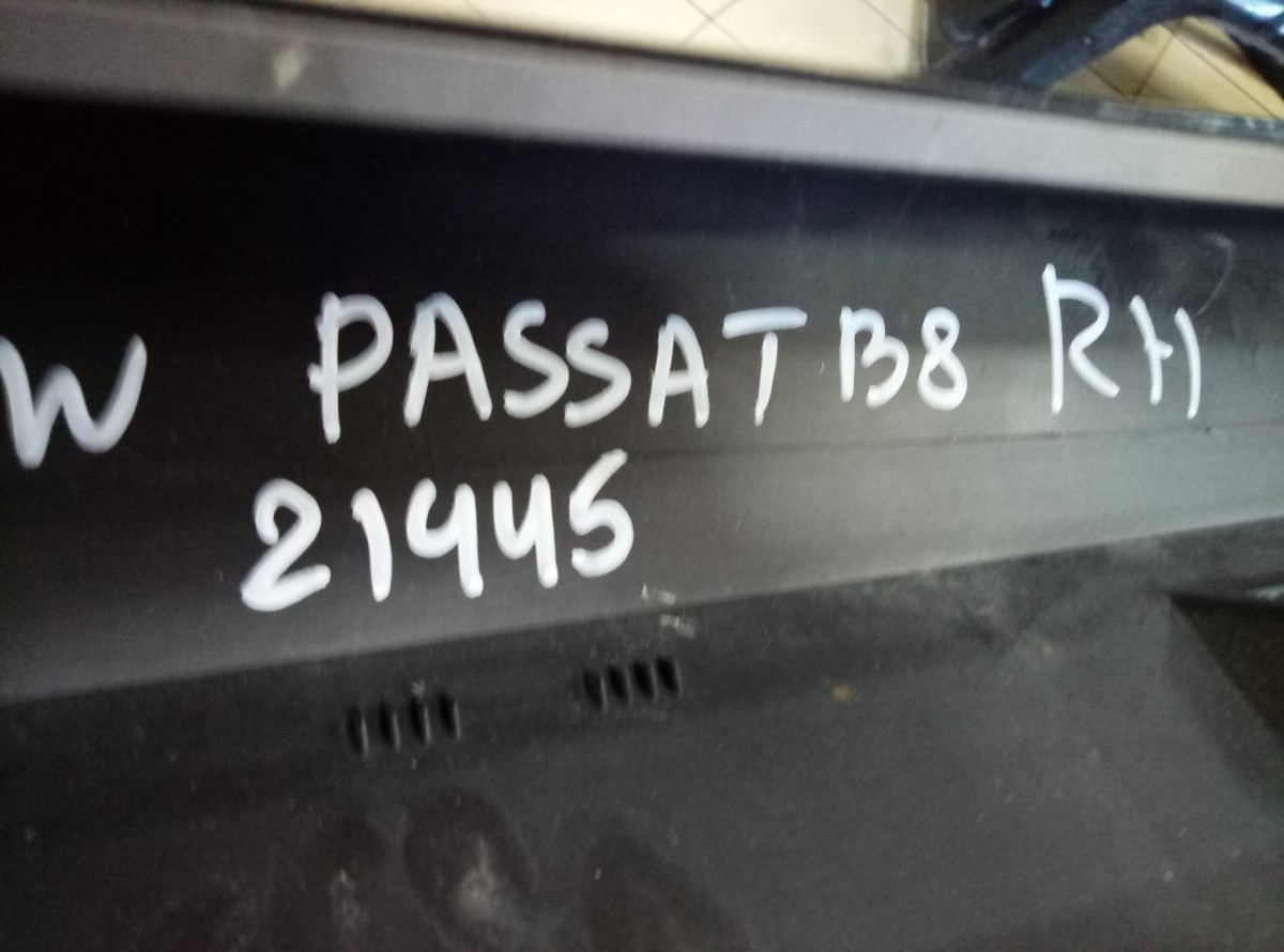 Накладка порога наружная правая Volkswagen Passat B8  на Volkswagen Passat VI (B6)