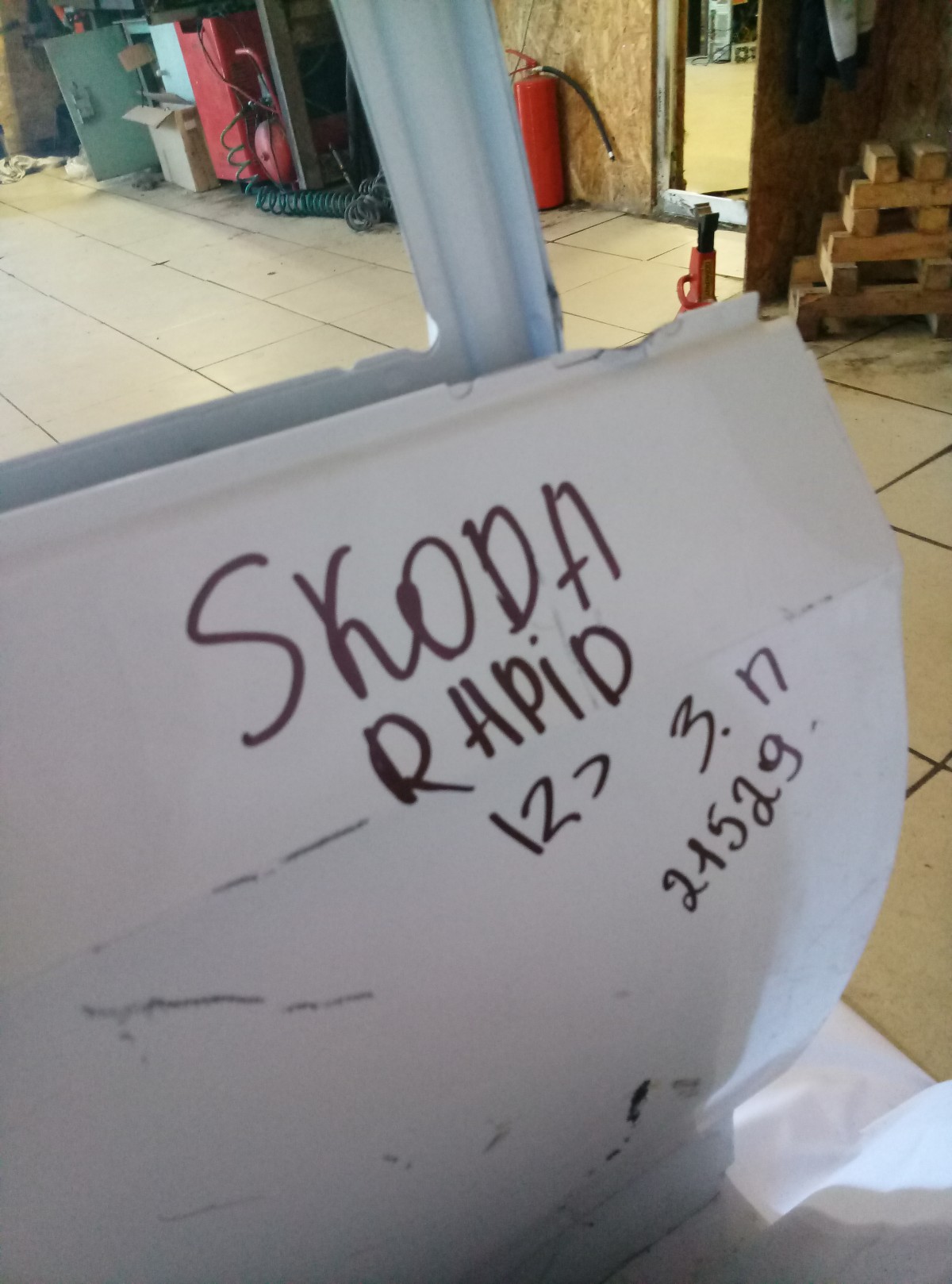 Дверь задняя правая Skoda RAPID 2012> на Skoda Rapid 