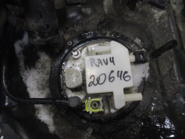 Насос топливный электрический Toyota RAV 4 (XA30) 2005-2010 на Toyota RAV 4 (XA30)