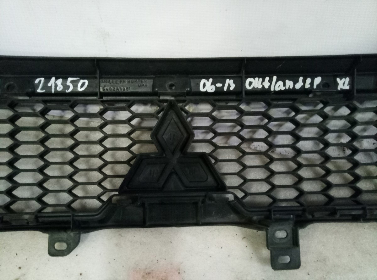  Решетка радиатора Outlander XL  на Mitsubishi Outlander 2