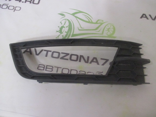 Решетка в бампер правая на Skoda Octavia A7