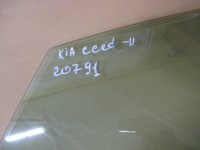 Стекло двери передней левой Kia Ceed (JD) 2012-2015 на Kia Ceed (JD)