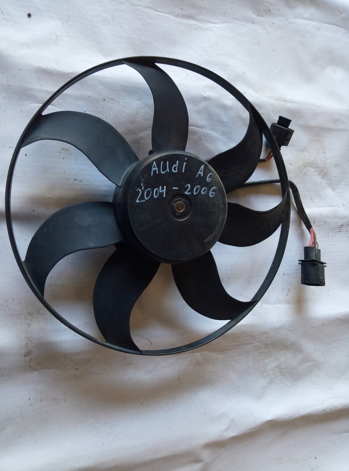 Вентилятор радиатора Audi A6  на Audi Q5 8R