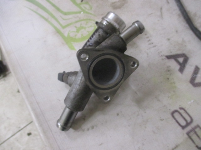 Фланец двигателя системы охлаждения Kia Sportage 3(SL) 2010-2015 на Kia Sportage 3(SL)