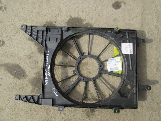Диффузор вентилятора Renault Megane I Рестайлинг 1999-2003 на Renault Megane I Рестайлинг