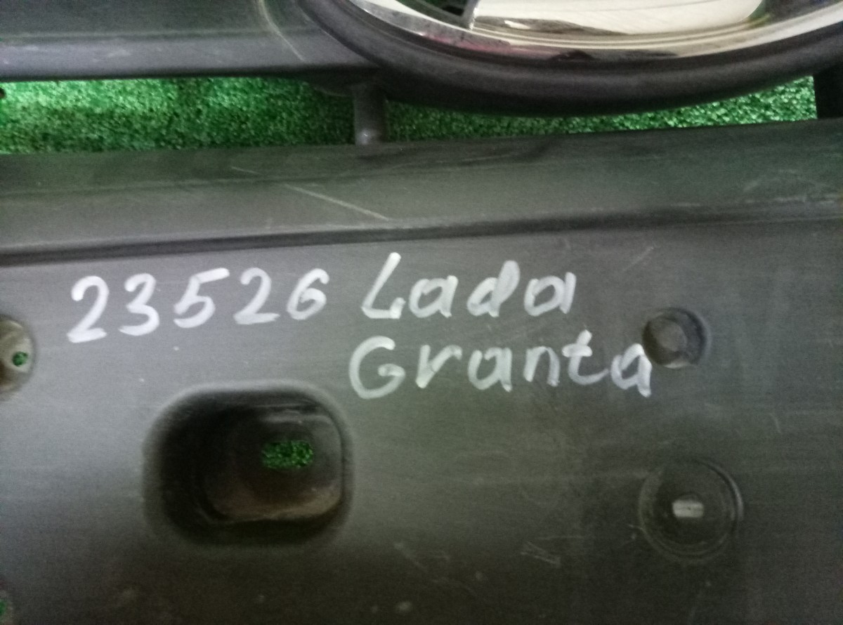 Решетка радиатора Lada Granta 2018-  на Lada Kalina
