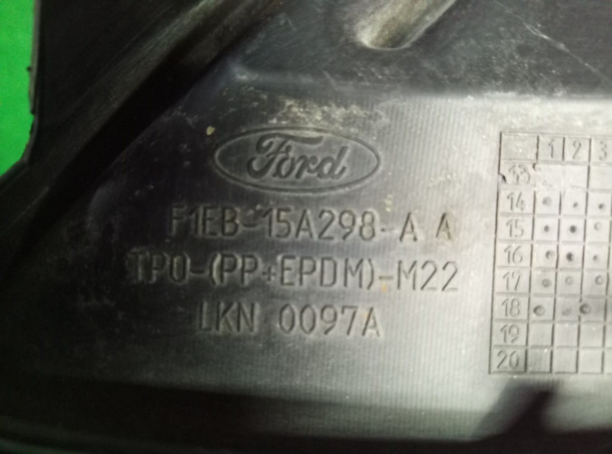 Решетка в бампер правая Ford Focus 3  на Ford Focus 3