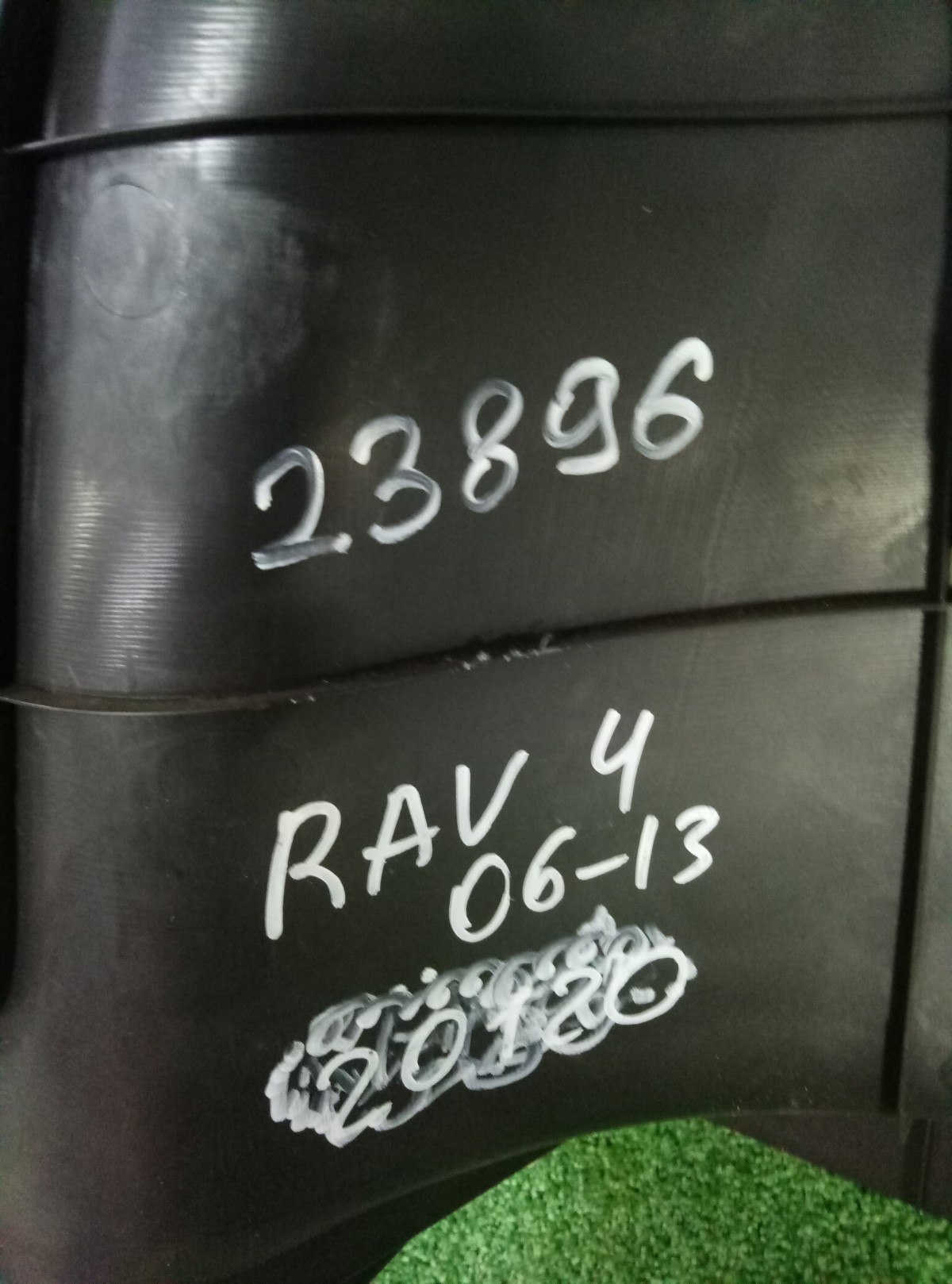 Обшивка багажника правая Toyota RAV 4 на Toyota RAV 4 (XA30)