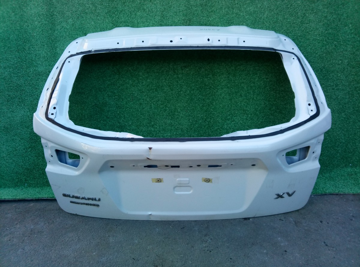 Крышка багажника на Subaru Impreza 