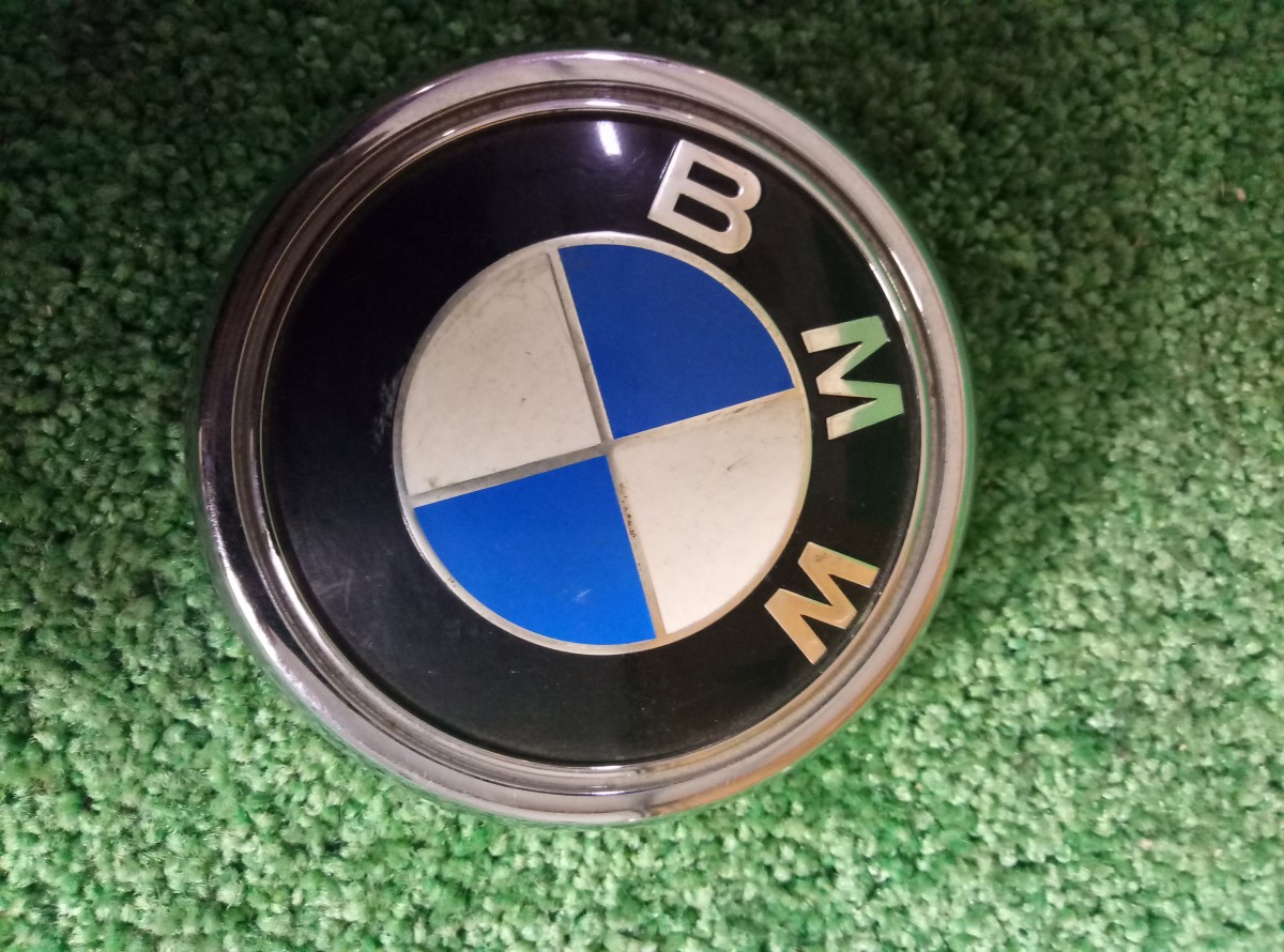 Эмблема на крышку багажника на BMW X3 (F25)