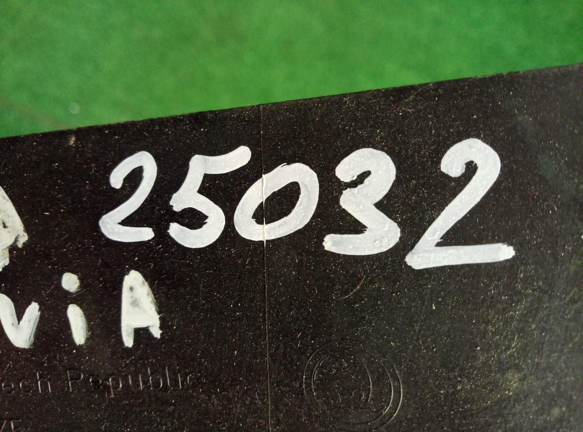 Накладка порога передняя правая Skoda Octavia A7 на Skoda Octavia A7