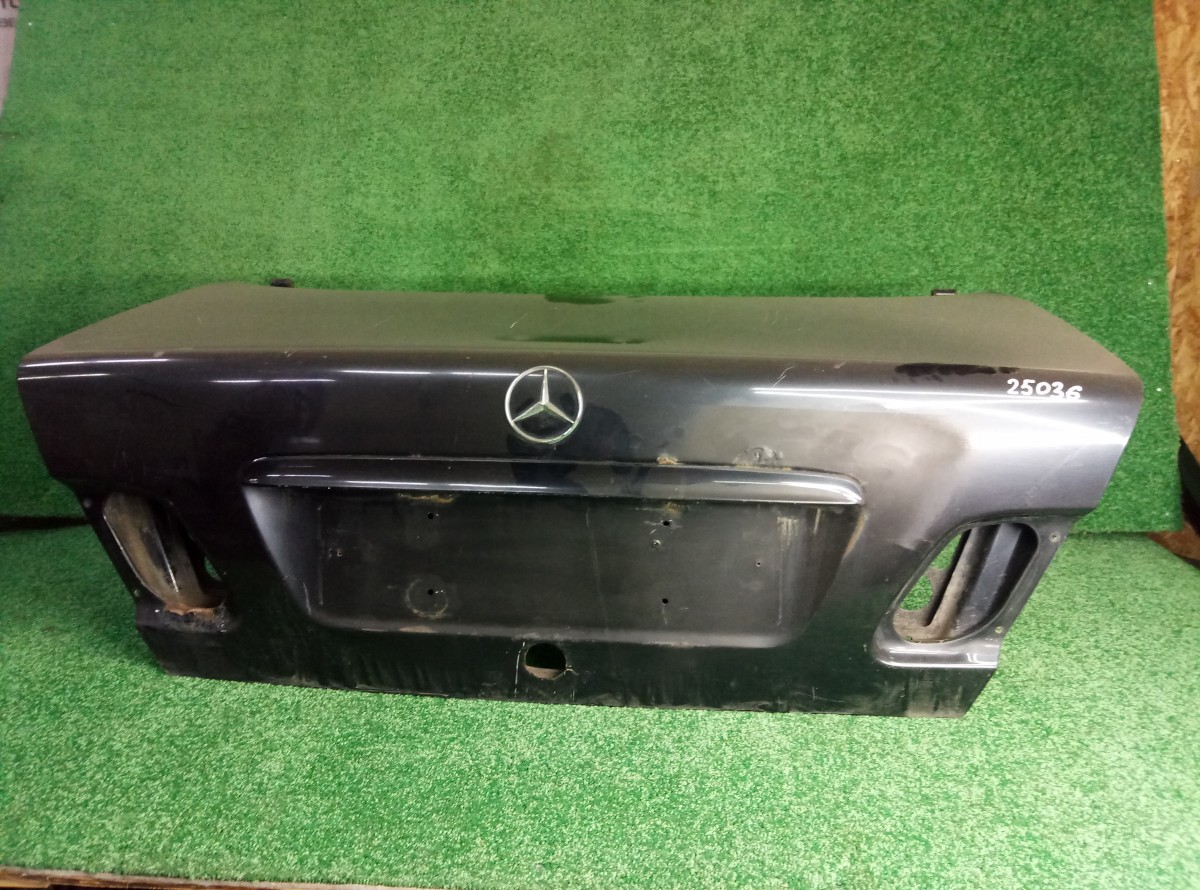 Крышка багажника на Mercedes-Benz E-Class (W210,S210)