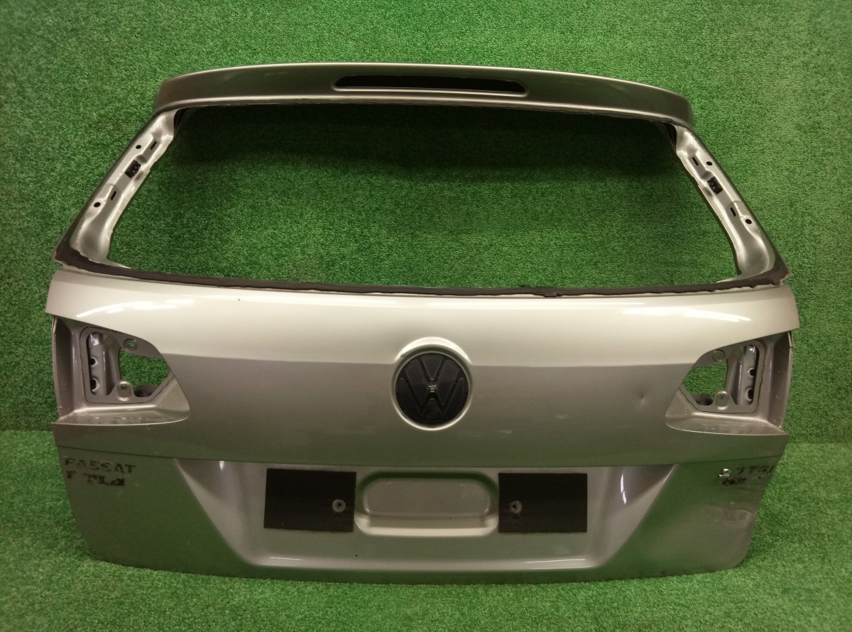 Крышка багажника на Volkswagen Passat VII (B7)