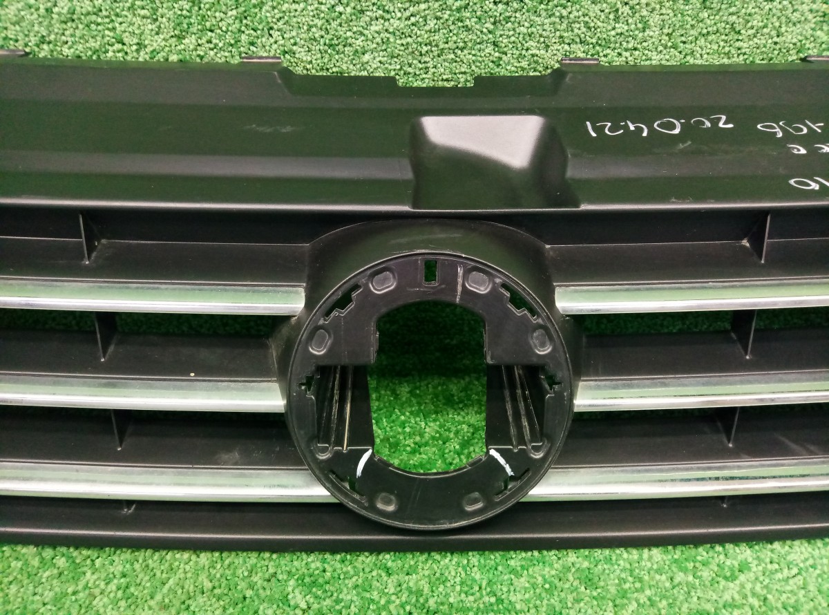 Решетка радиатора передняя Volkswagen Polo 15-20 6RU853653B на Volkswagen Polo V