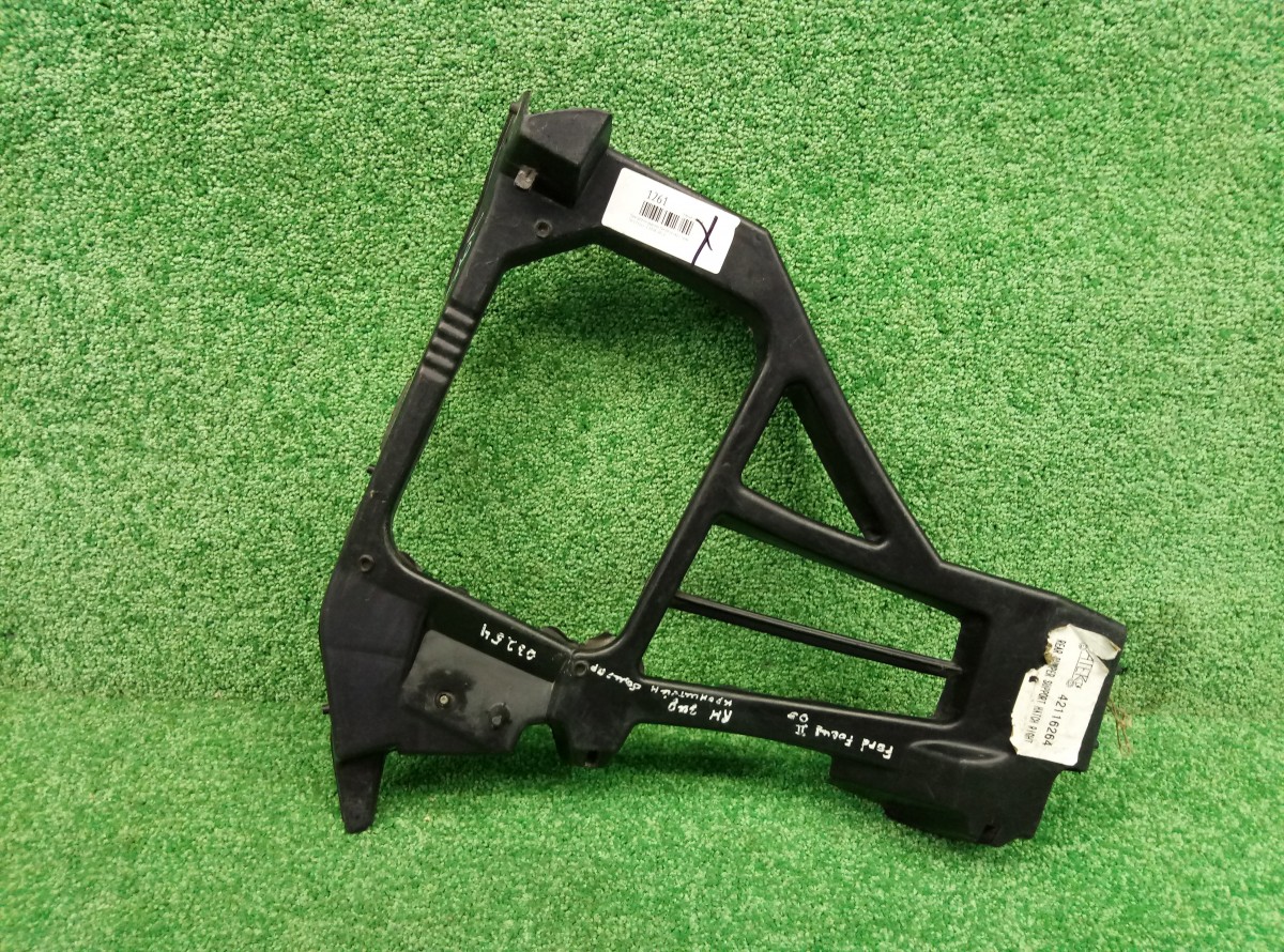 Кронштейн заднего бампера Ford Focus 2 2005-2008   4M51A17E850AE на Ford Focus 2