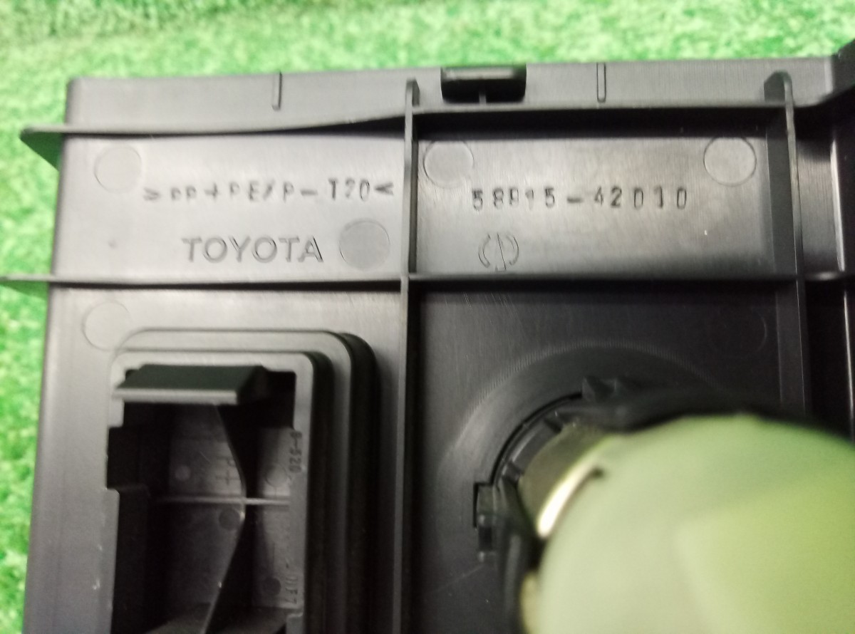 Прикуриватель Toyota RAV 4 3 (CA30) 5891542010 на Toyota RAV 4 (XA30)