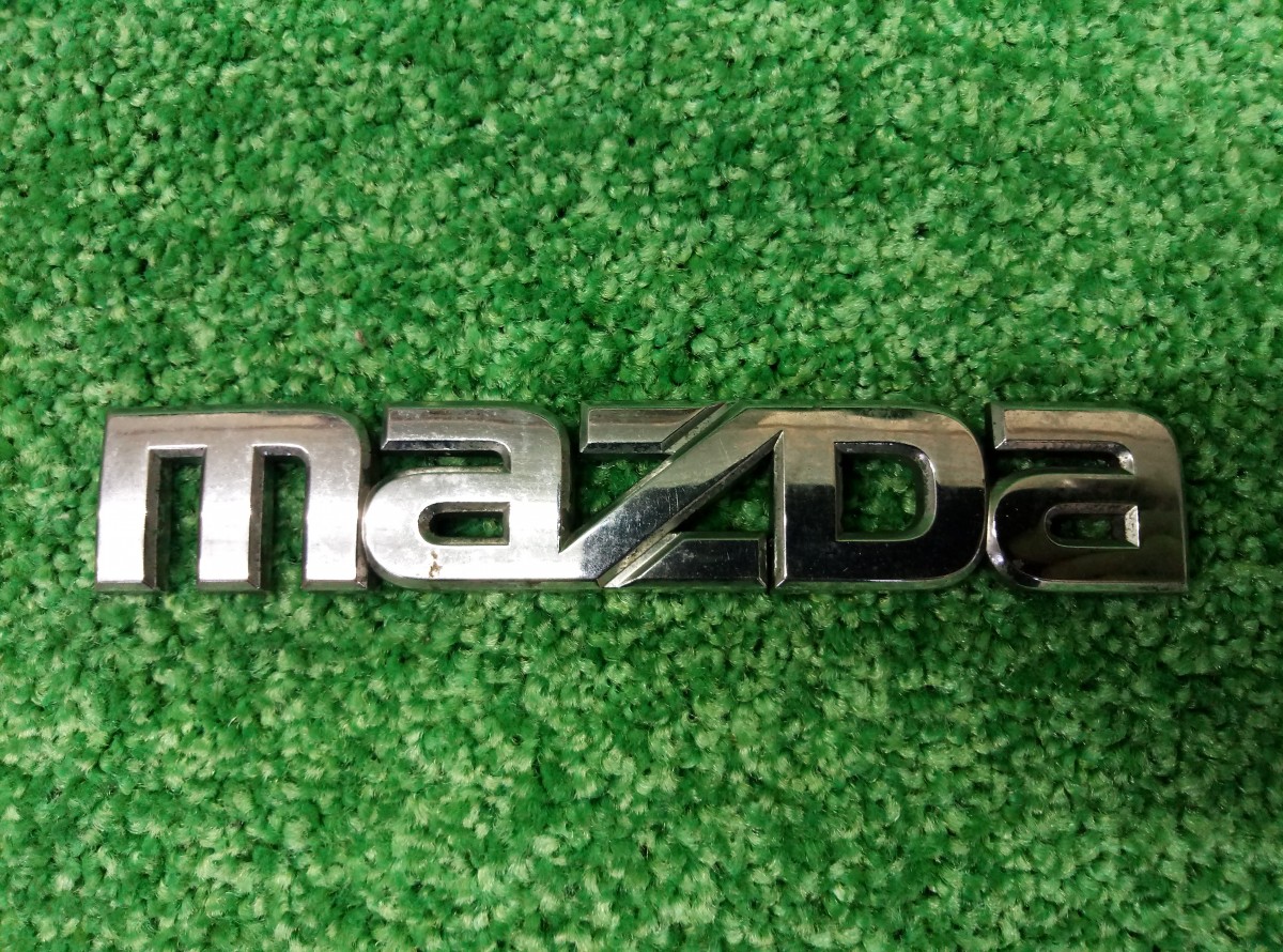 Эмблема на крышку багажника Mazda 6 GG GJ6A51711 на Mazda 6(GG)