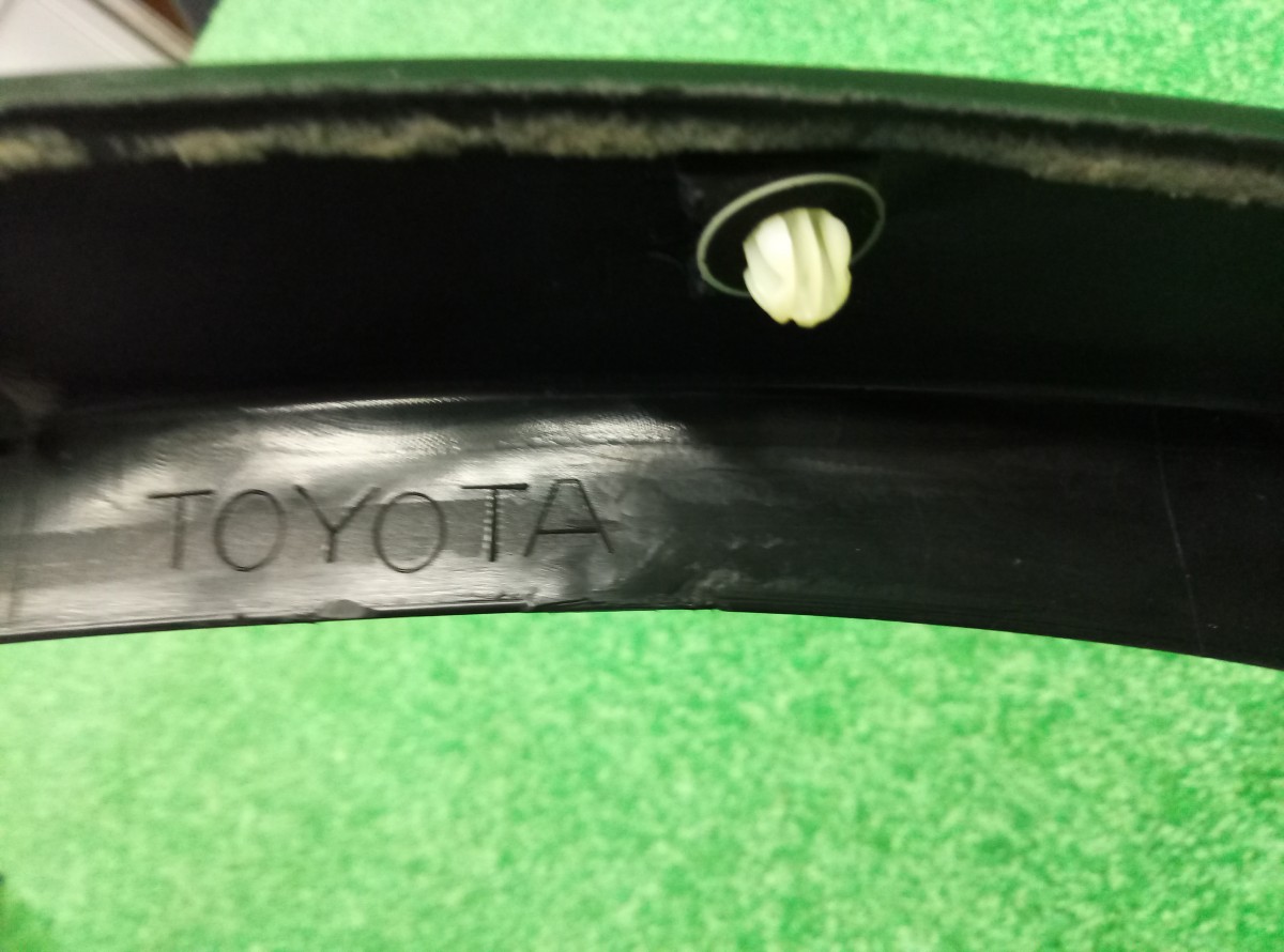 Накладка заднего крыла левого Toyota RAV 4  (CA40) 2012-2015 7560642190 на Toyota RAV 4  (CA40)