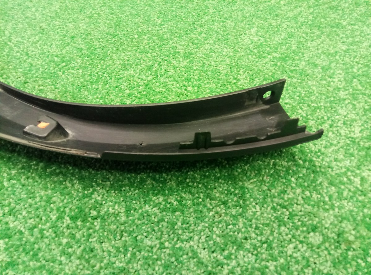 Накладка переднего крыла правого Volvo XC70  2007-2013 31283105 на Volvo XC70 