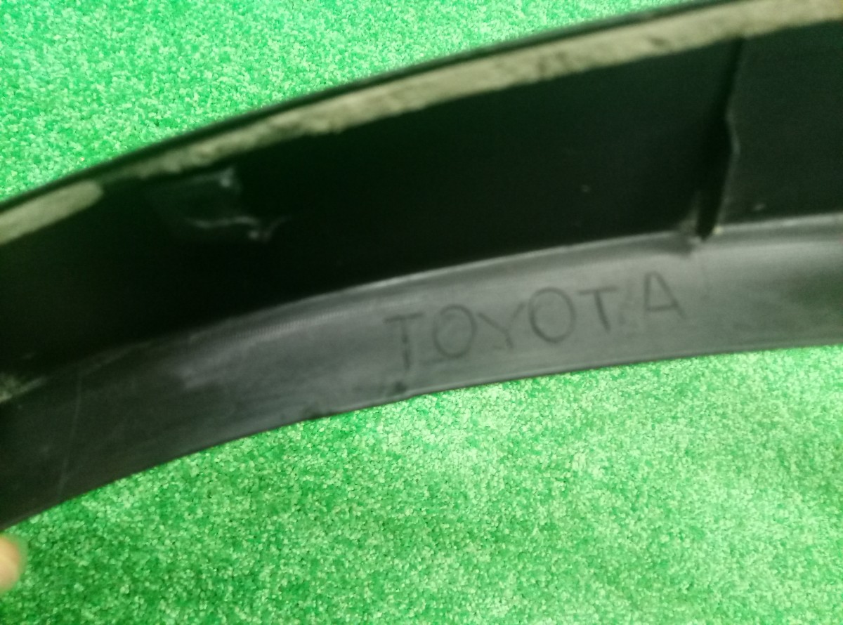 Накладка заднего крыла правого Toyota RAV 4  (CA40) 2012-2015 7560542190 на Toyota RAV 4  (CA40)