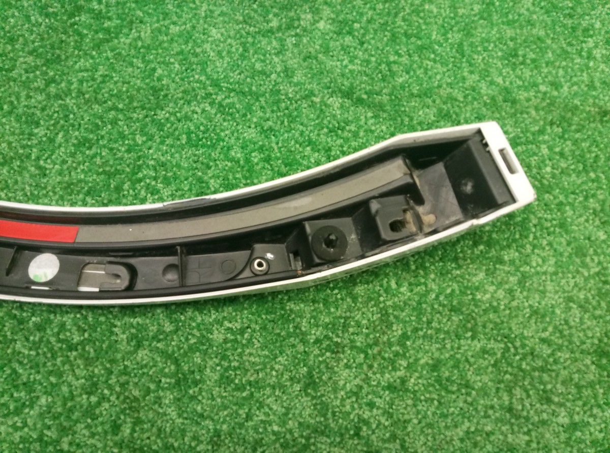 Накладка заднего крыла правого Audi Q3  2011-2014 8U0853818 на Audi Q3 