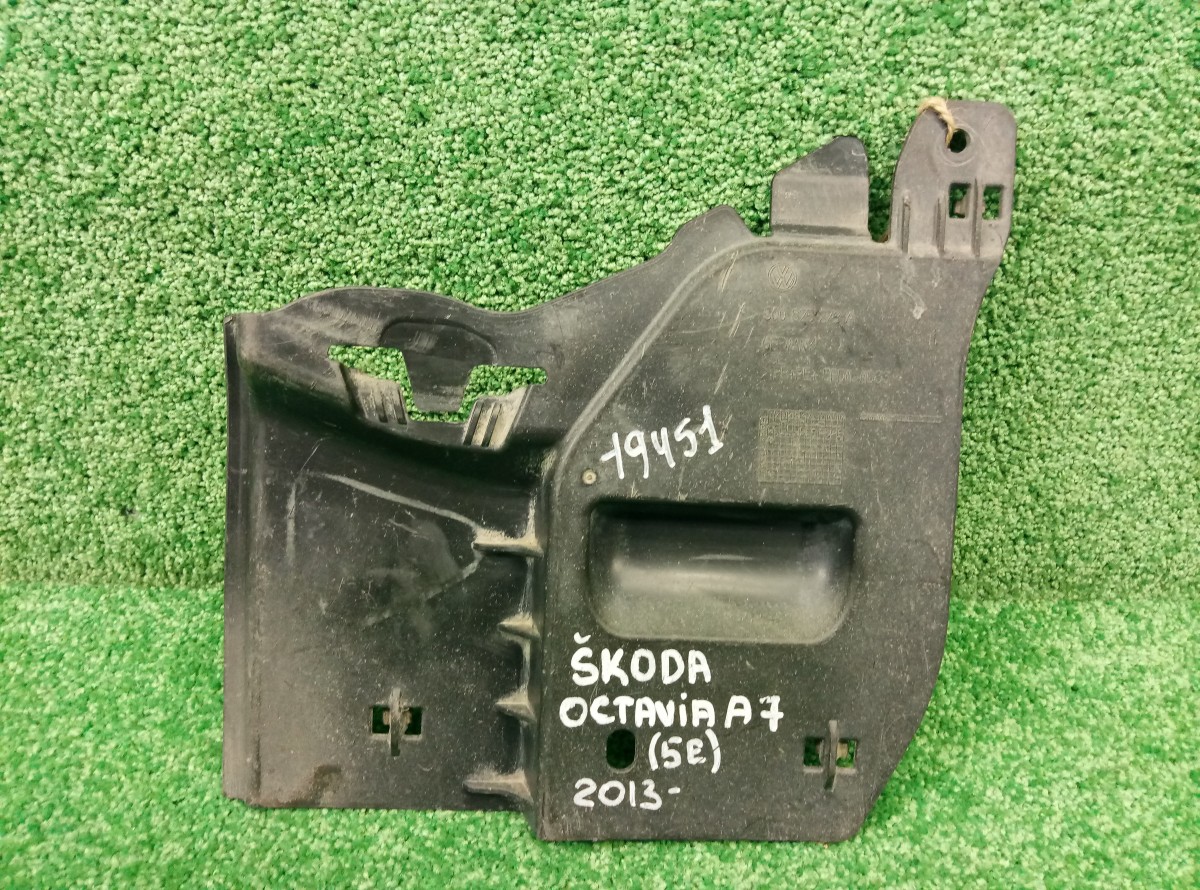 Пыльник двигателя на Skoda Octavia A7