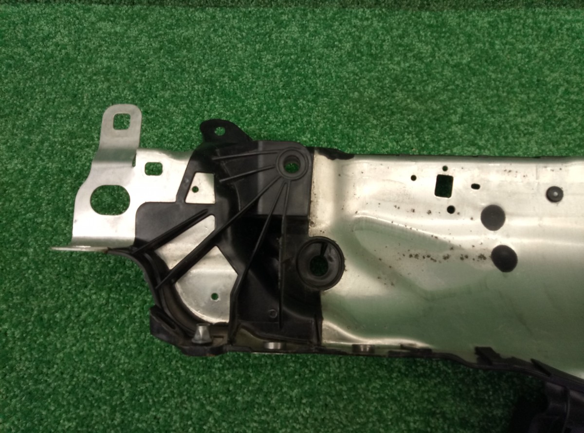 Панель рамки радиатора верхняя Porsche Macan (95B)  2014 95B805931F на Porsche Cayenne 958