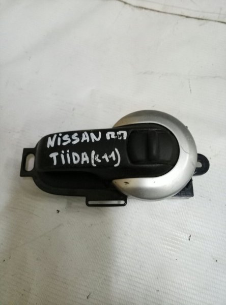 Ручка двери внутренняя правая Nissan Tiida Рестайлинг 2010-н.в. на Nissan Tiida Рестайлинг
