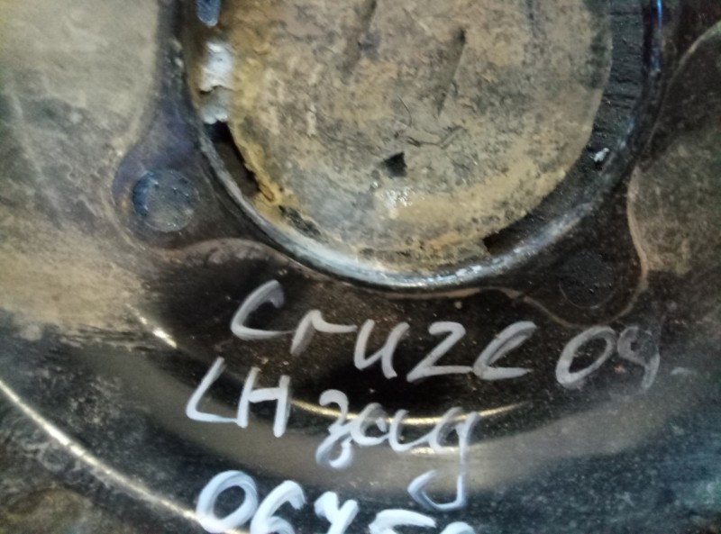 Пыльник тормозного диска на Chevrolet Cruze