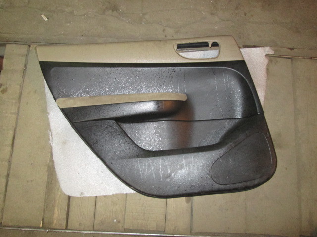 Обшивка двери задней левой Peugeot 307 2001-2008 на Peugeot 307
