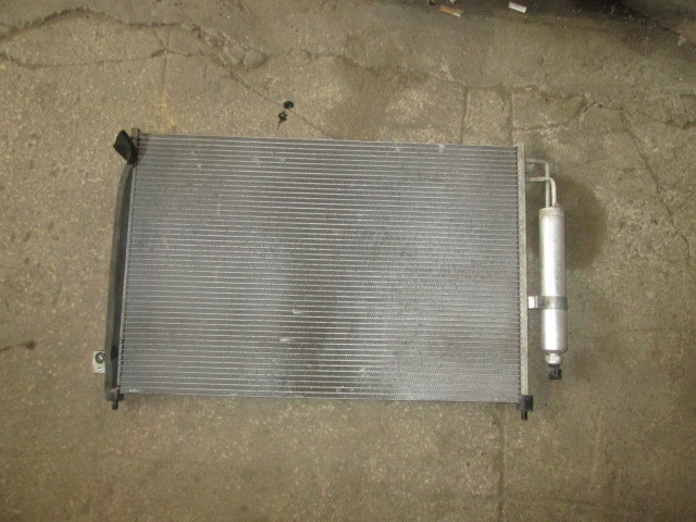 Радиатор кондиционера (конденсер) Nissan Micra (K12) 2003-2010 на Nissan Micra (K12)