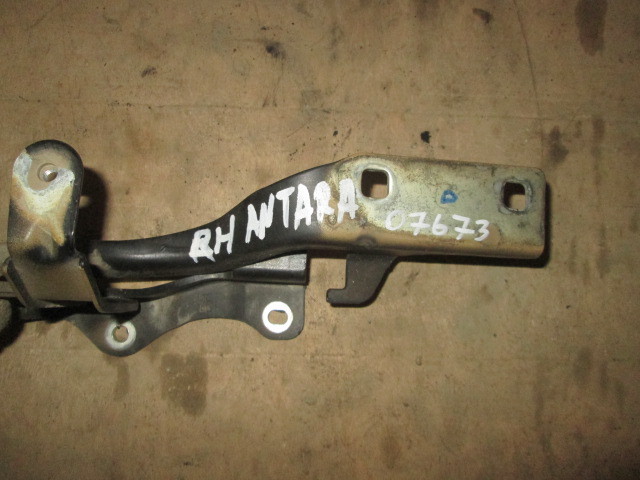 Петля капота правая Opel Antara  2006-2011 на Opel Antara 