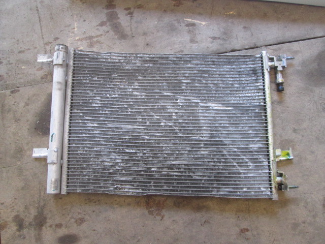 Радиатор кондиционера (конденсер) на Chevrolet Cruze