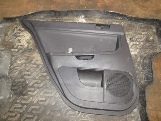 Обшивка двери задней левой на Mitsubishi Lancer X