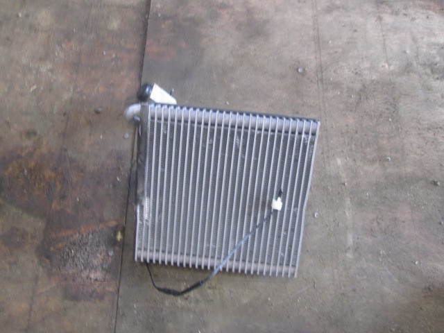 Радиатор кондиционера (конденсер) Chevrolet Captiva  2011-2013 на Chevrolet Captiva 