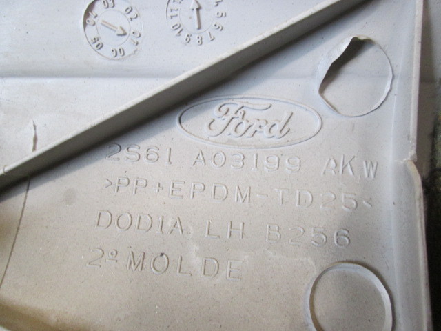 Обшивка стойки Ford Fiesta V 2001-2009 2S61A03199 на Ford Fiesta V
